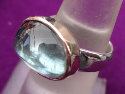 Aquamarine 18ct gold